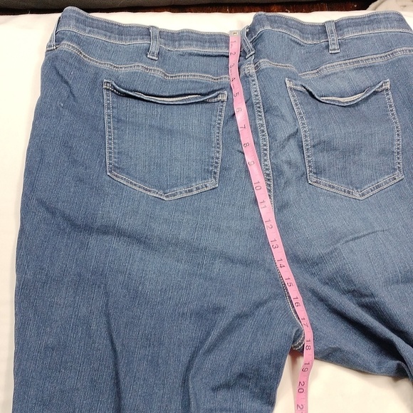 Torrid sky high skinny crop women's jean shorts size 28 - Picture 11 of 14